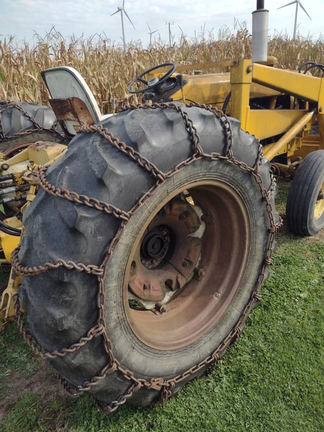 Image of International Harvester 656 equipment image 1