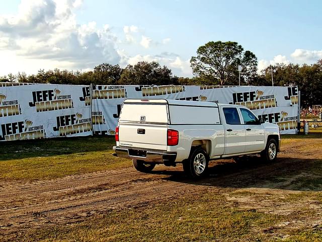 Image of Chevrolet Silverado equipment image 4