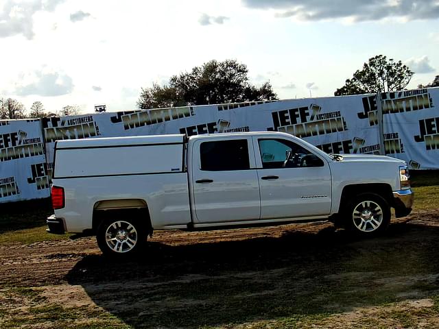 Image of Chevrolet Silverado equipment image 3