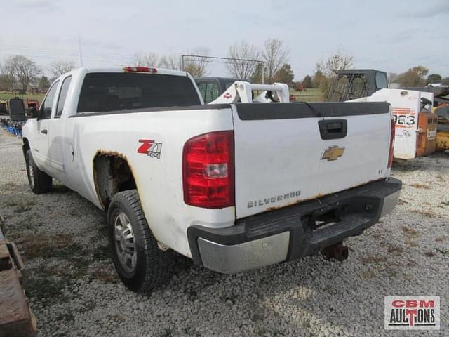 Image of Chevrolet 2500HD equipment image 2