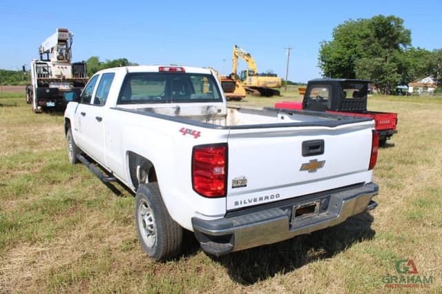 Image of Chevrolet 2500HD equipment image 3
