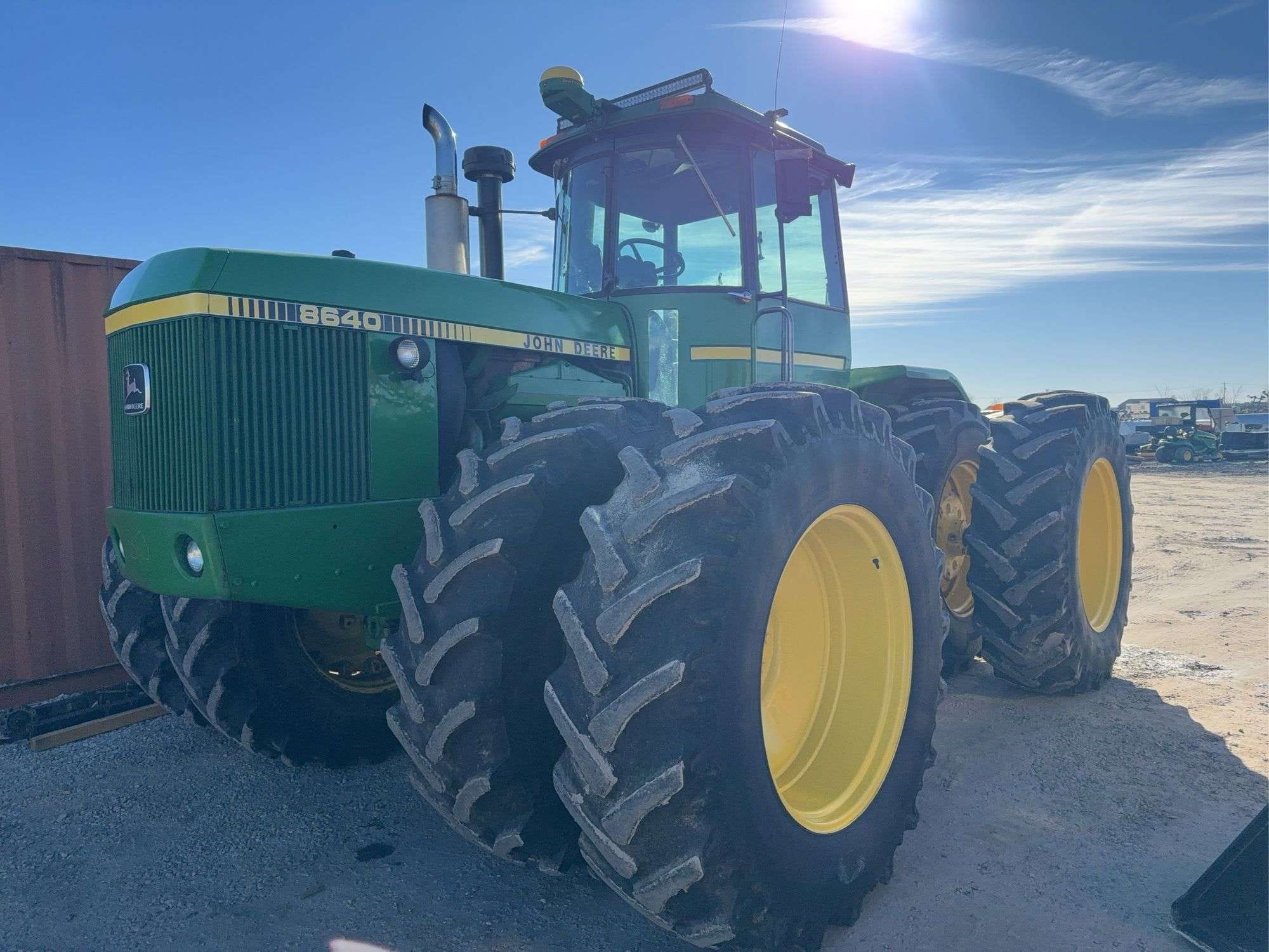 1981 John Deere 8640 Equipment Image0