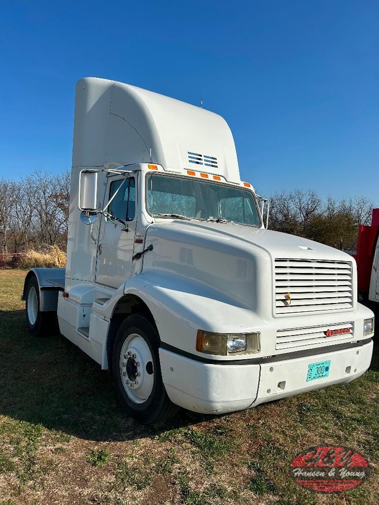 Main image International 8300