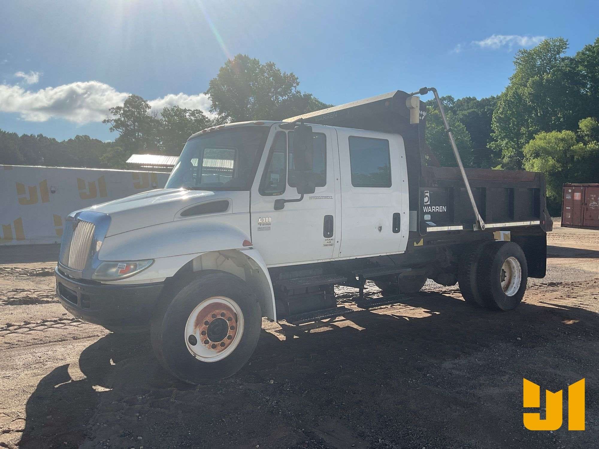 2005 International 4300 SBA Equipment Image0