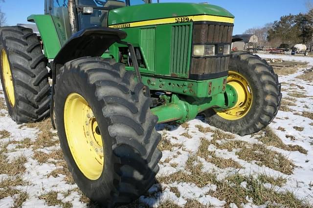 Image of John Deere 7410 equipment image 1