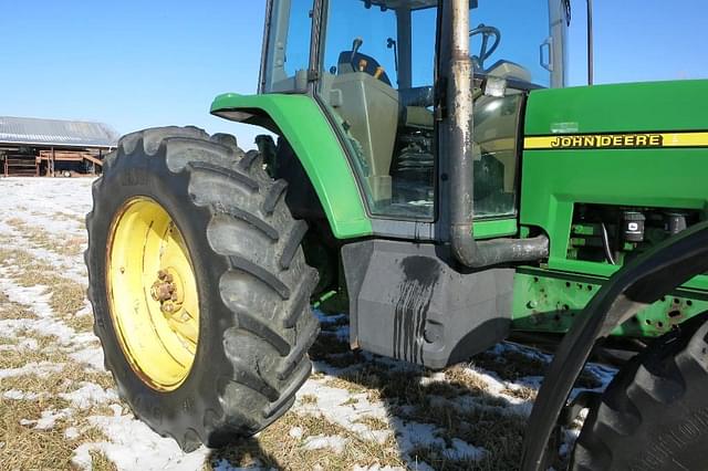 Image of John Deere 7410 equipment image 3