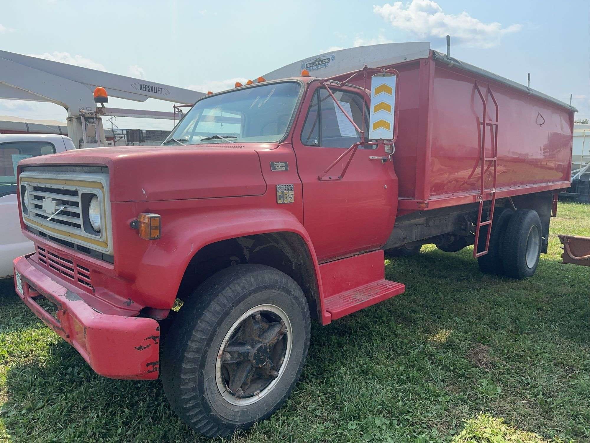 1976 Chevrolet C65 Equipment Image0