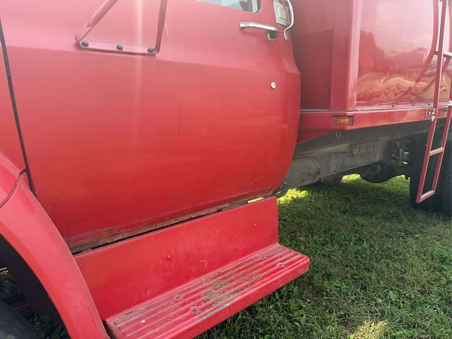 Image of Chevrolet C65 equipment image 3