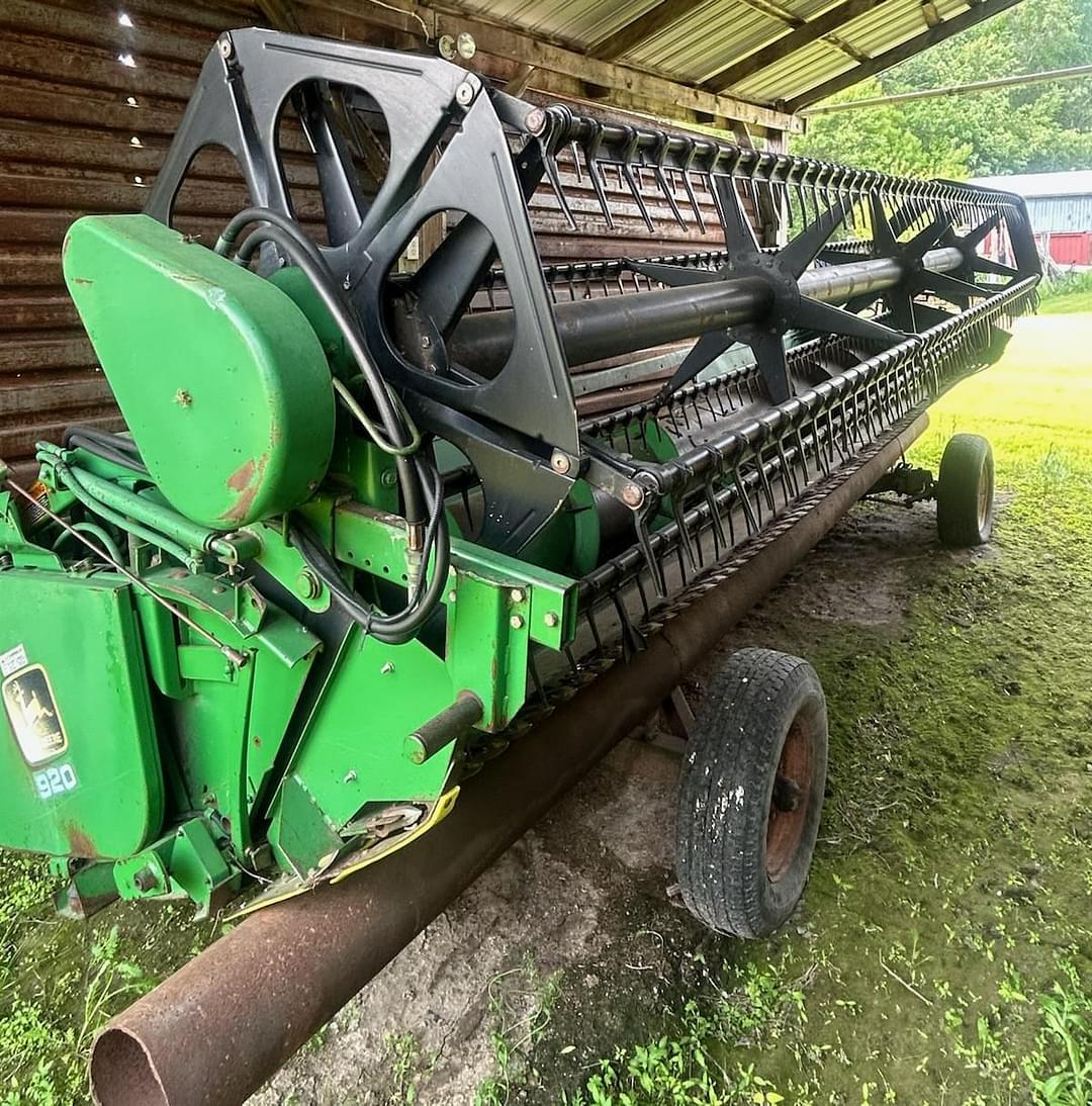 Image of John Deere 920 Image 1