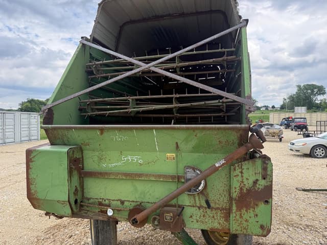 Image of John Deere 716 equipment image 3