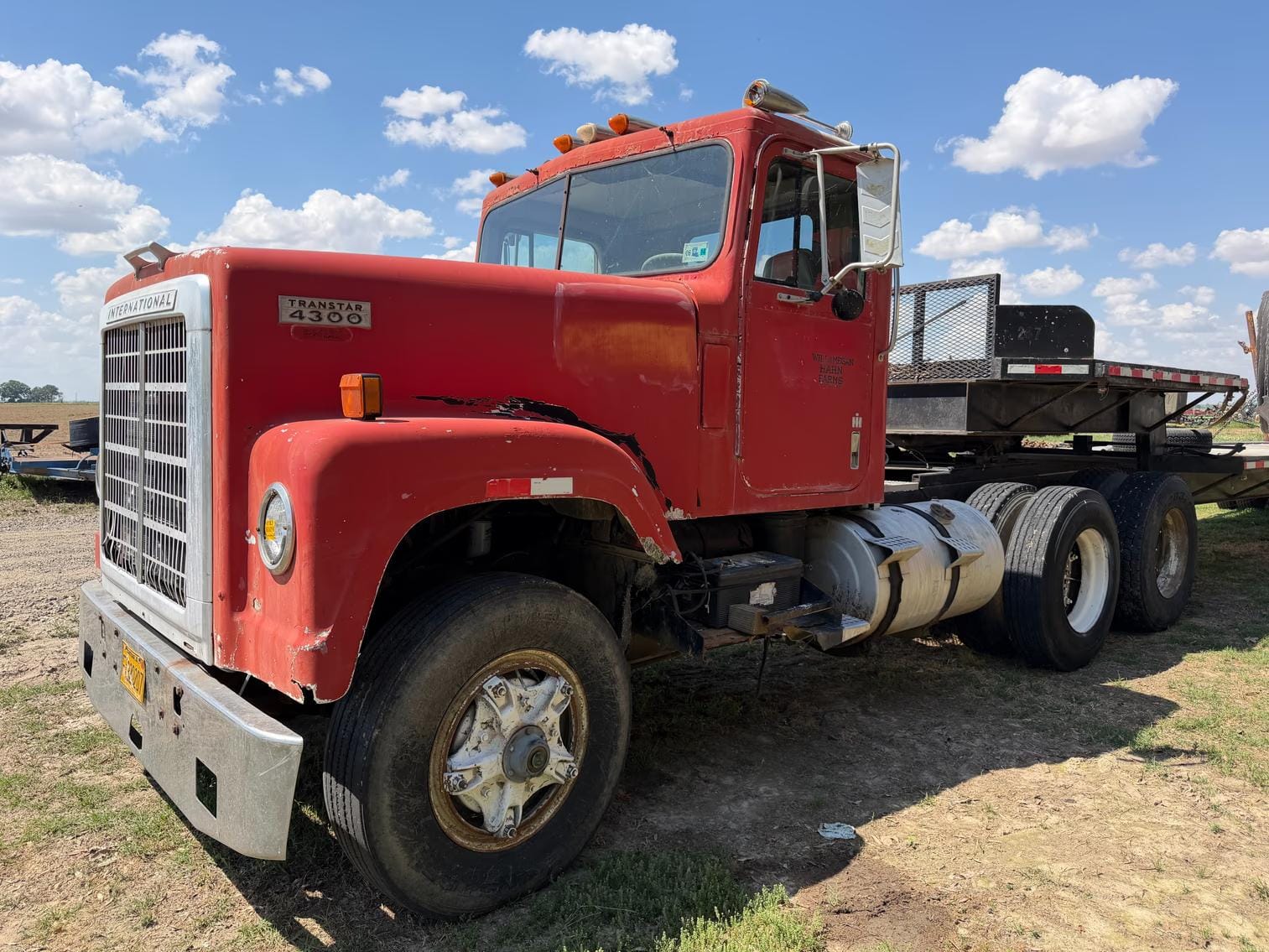 1977 International Transtar 4300 Equipment Image0