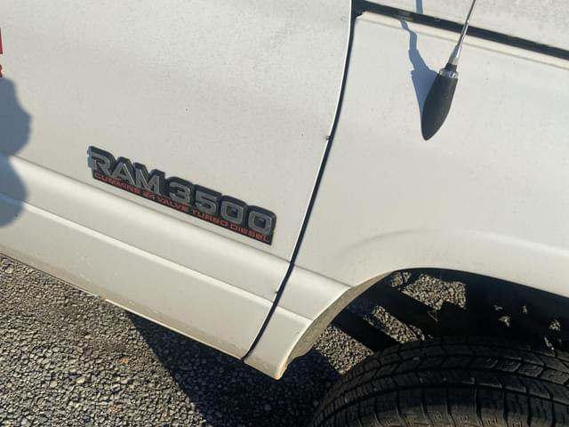 Image of Dodge Ram 3500 equipment image 4