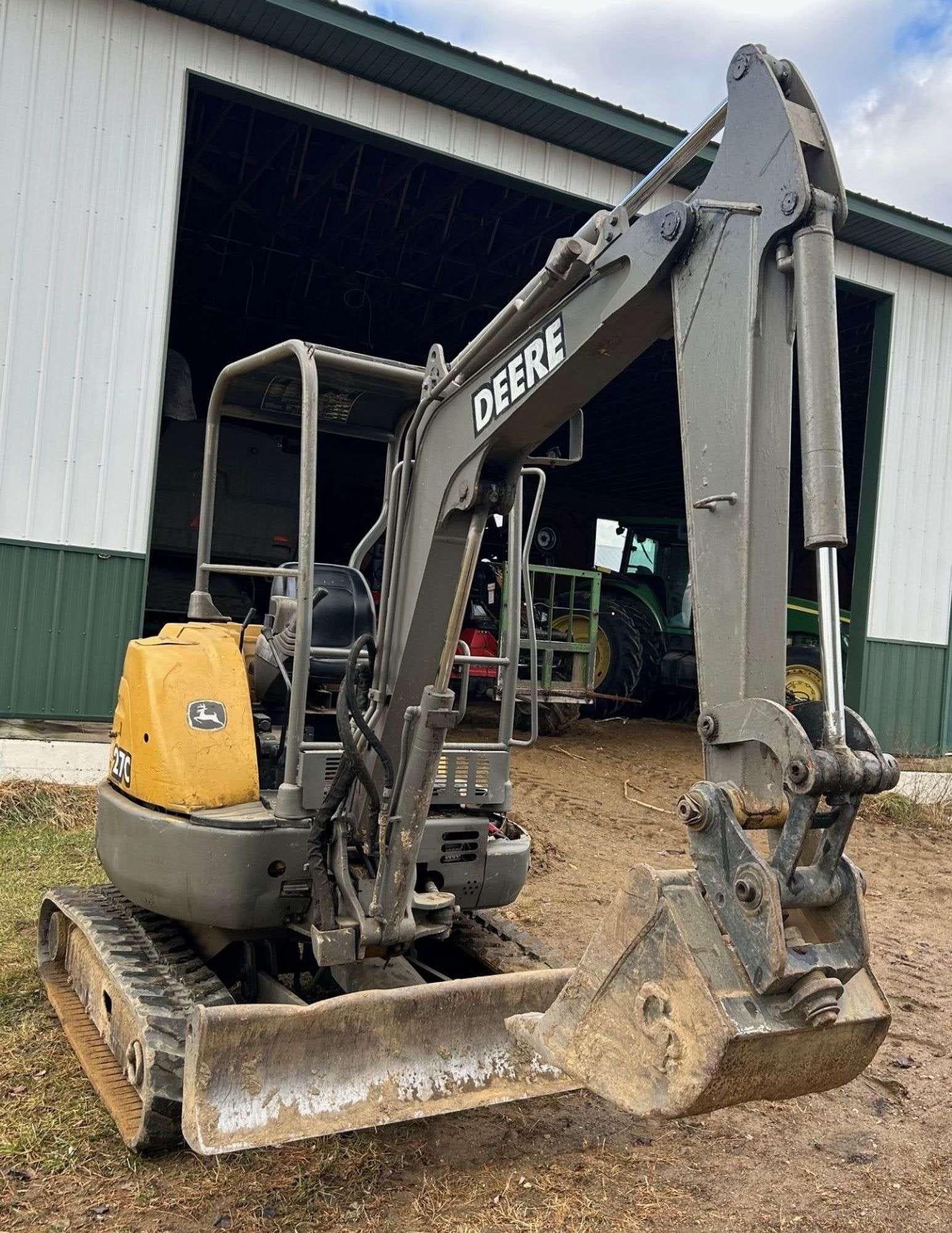 John Deere 27C Equipment Image0