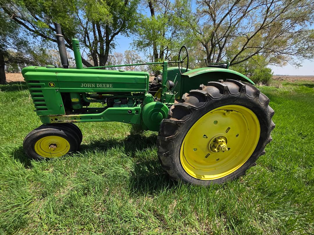 Image of John Deere B Primary image
