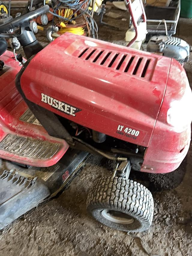 Image of Huskee LT4200 equipment image 2