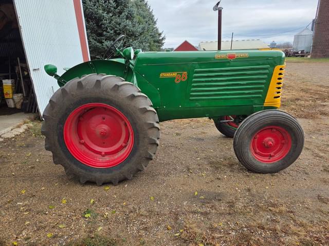 Image of Oliver 88 equipment image 4