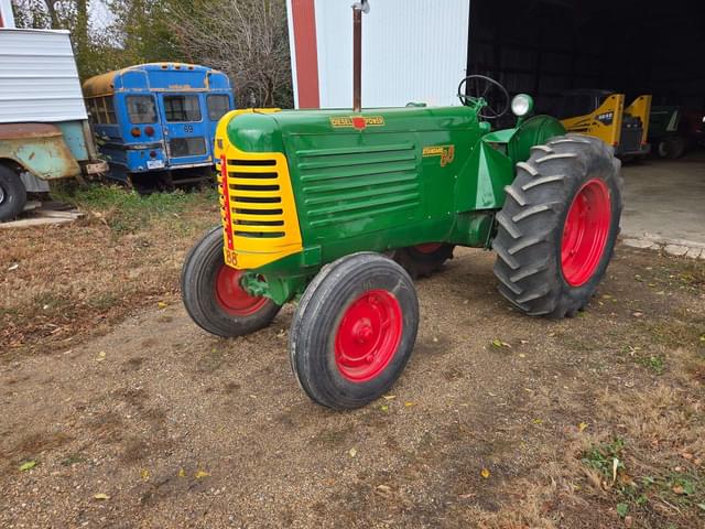 Image of Oliver 88 equipment image 1