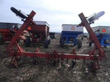 Main image International Harvester 133