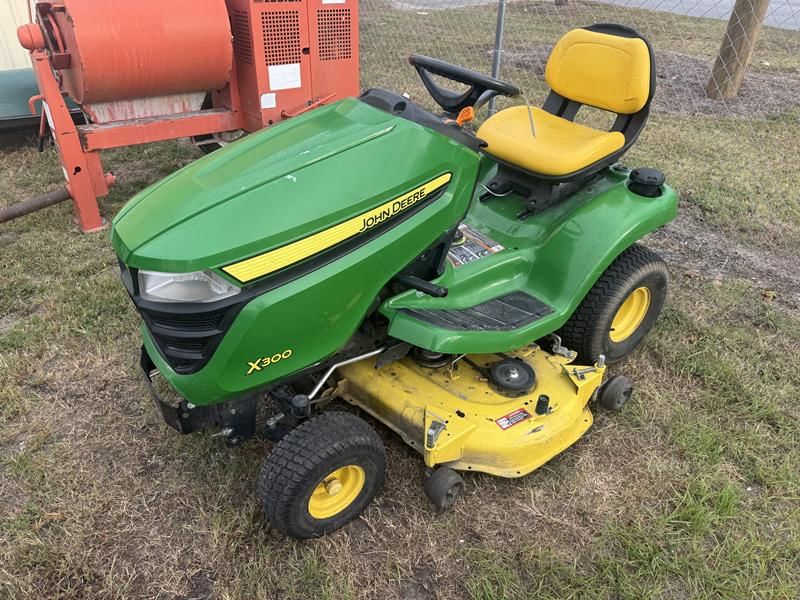 John Deere X300 Equipment Image0