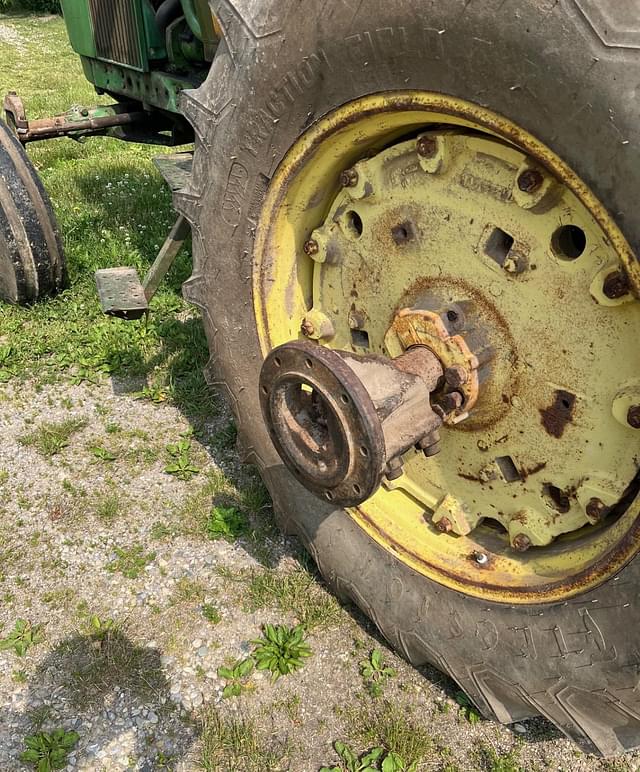 Image of John Deere 4020 equipment image 4