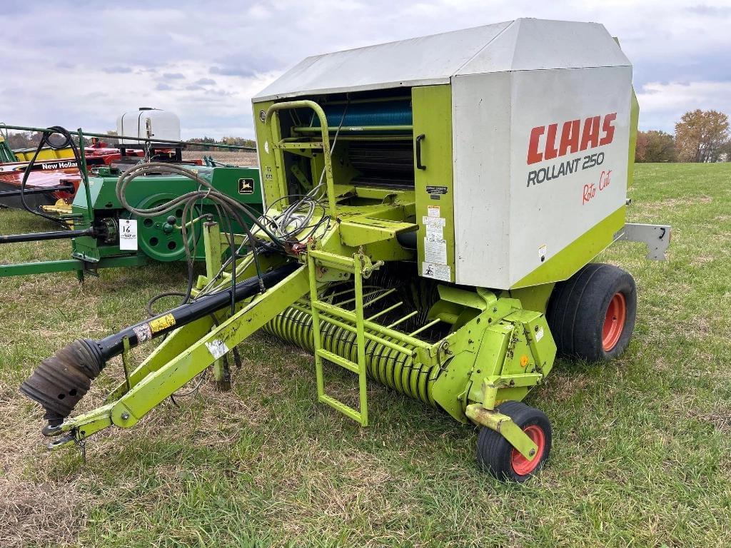 Image of CLAAS Rollant 250 Primary image