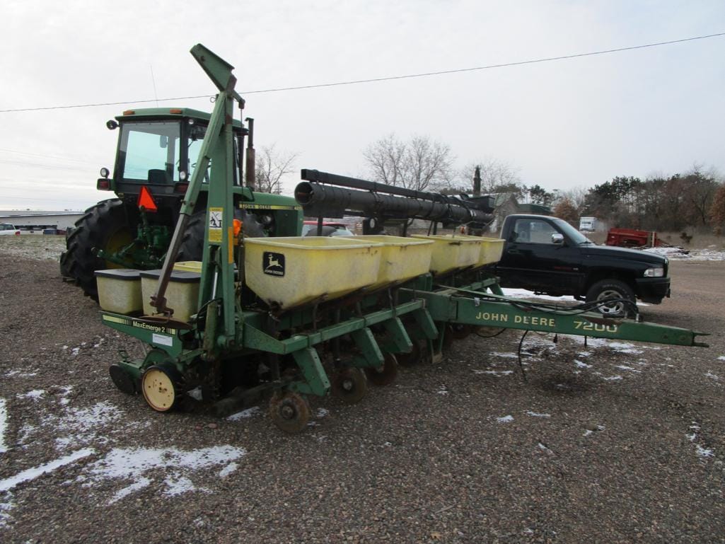 Main image John Deere 7200