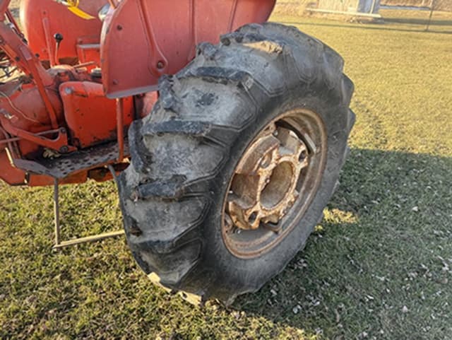 Image of Allis Chalmers D15 equipment image 4
