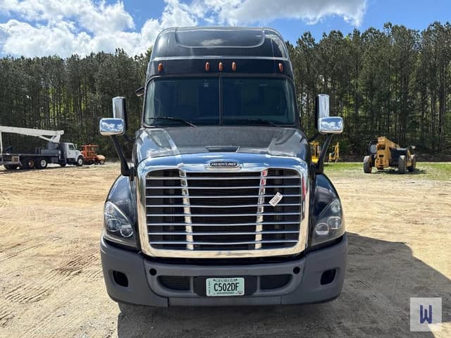 Image of Freightliner Cascadia 125 equipment image 1