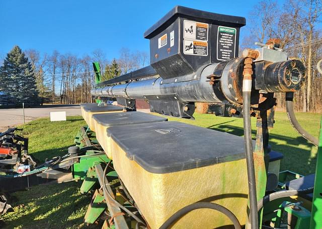 Image of John Deere 7000 equipment image 2