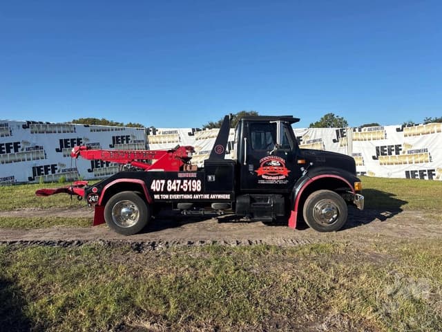 Image of International 4700 equipment image 3