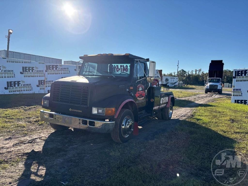 1997 International 4700 Equipment Image0