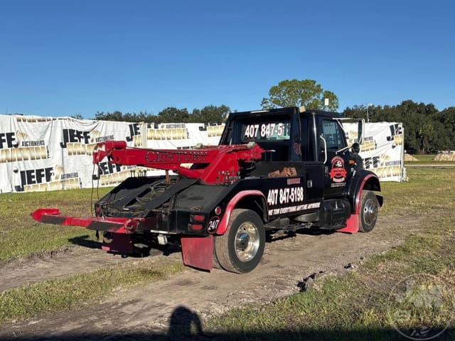 Image of International 4700 equipment image 4