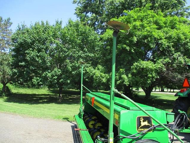 Image of John Deere 450 equipment image 3