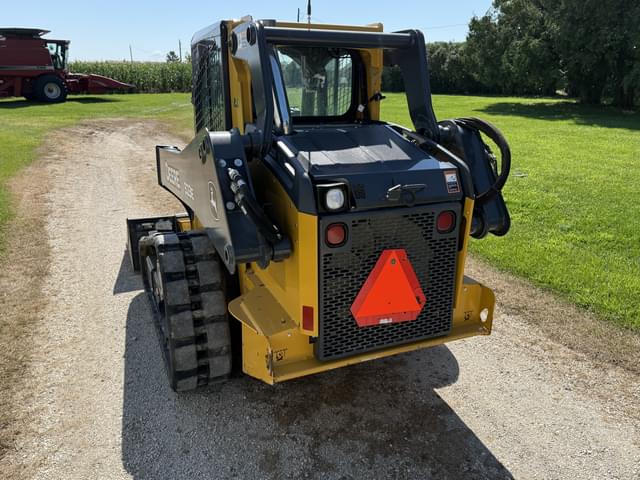 Image of John Deere 323E equipment image 4