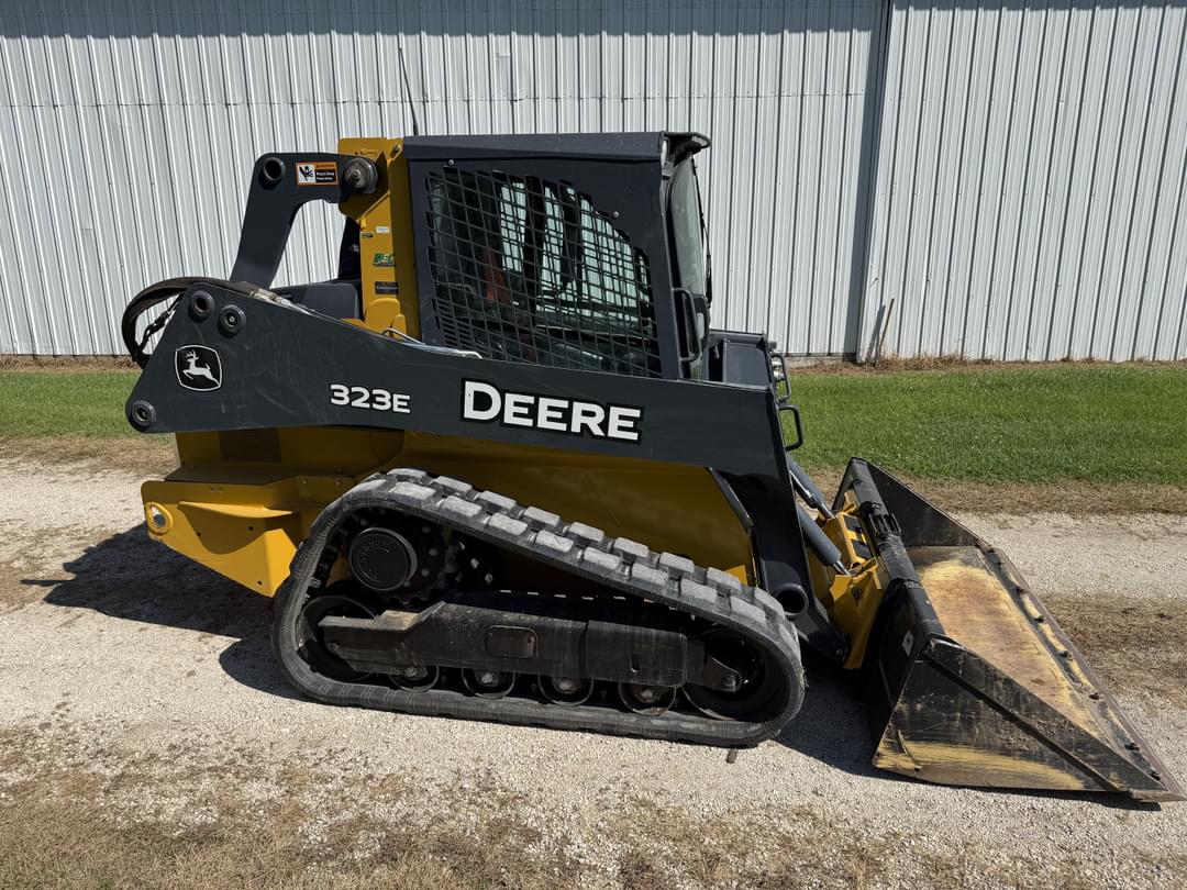 Image of John Deere 323E Primary image