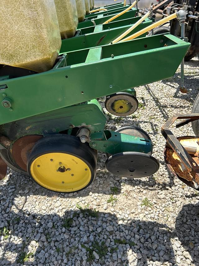 Image of John Deere 7000 equipment image 4