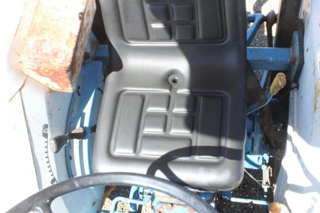 Image of Ford 1715 equipment image 4