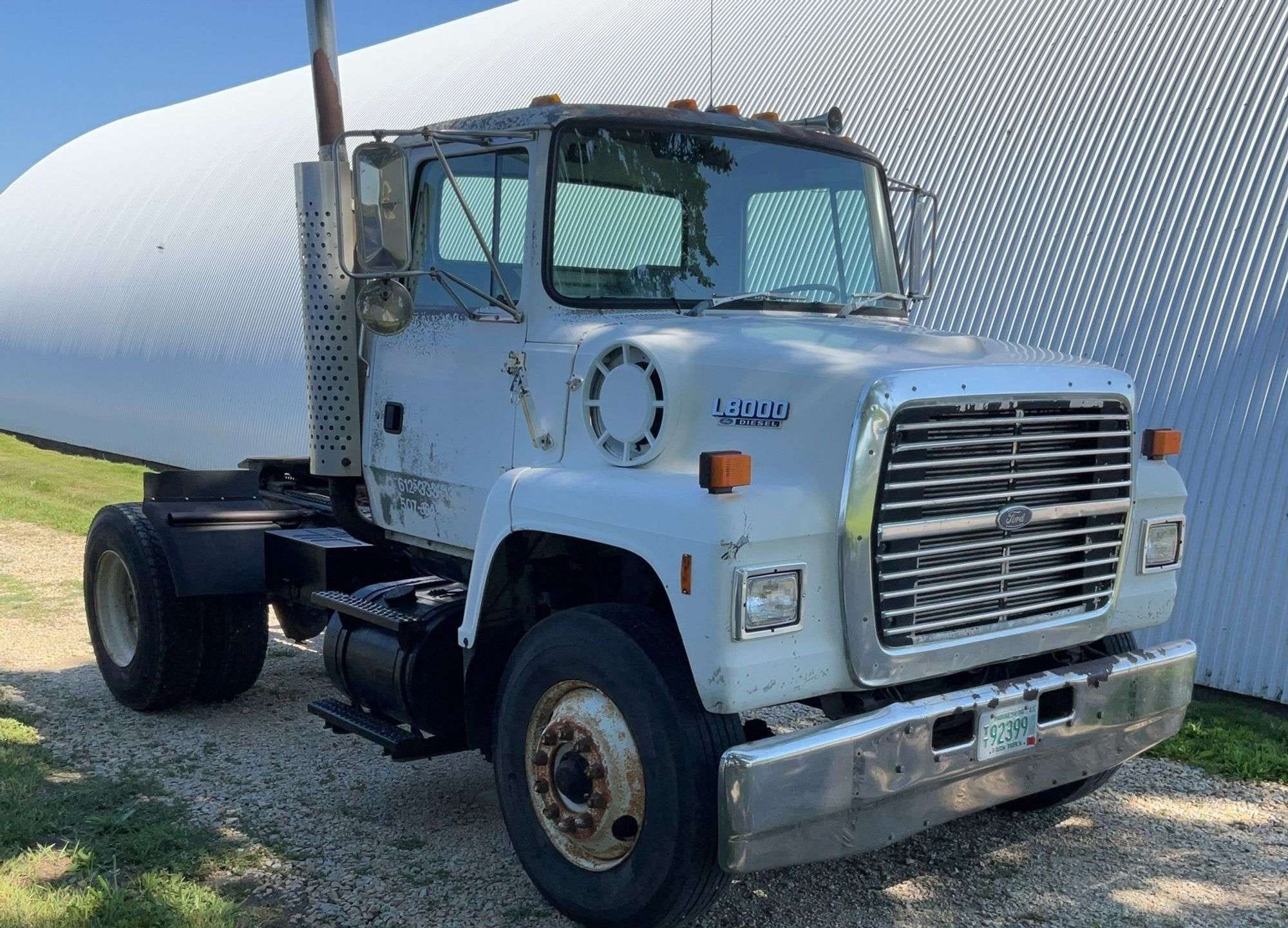 1991 Ford L8000 Equipment Image0