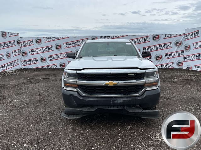 Image of Chevrolet Silverado equipment image 1