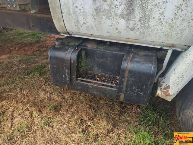 Image of Chevrolet 70 equipment image 3