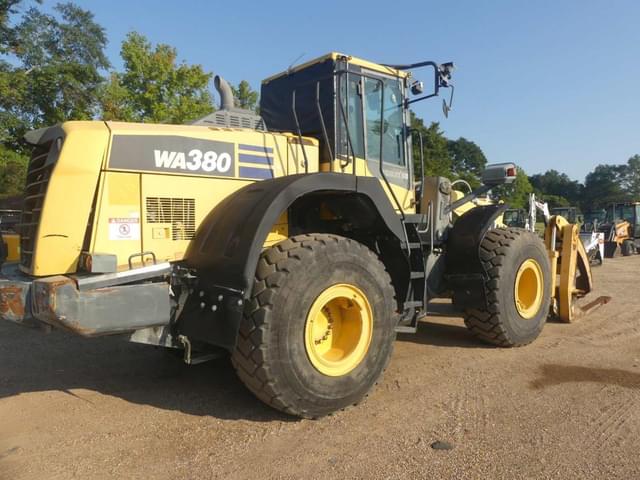 Image of Komatsu WA380-8 equipment image 2