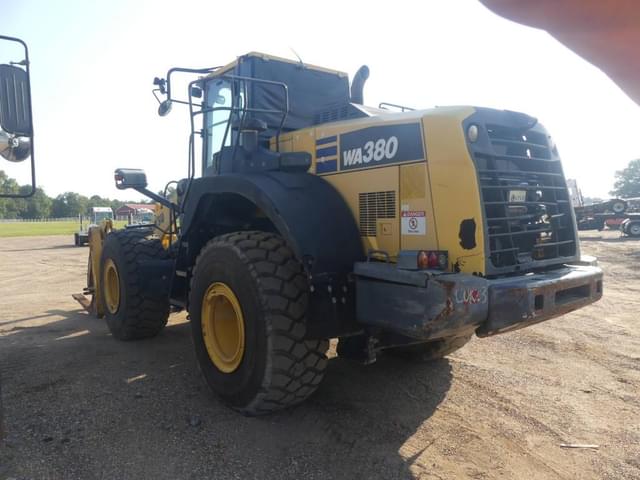 Image of Komatsu WA380-8 equipment image 3