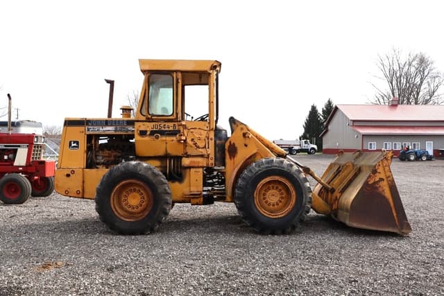 Image of John Deere 544B equipment image 2