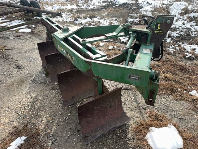 Image of John Deere 3945 equipment image 3