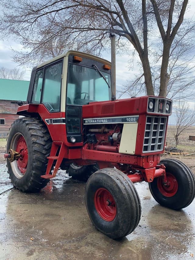 Image of International Harvester 1086 equipment image 1