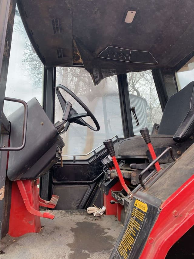 Image of International Harvester 1086 equipment image 4