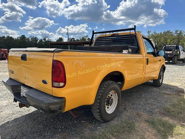 Image of Ford F-250 equipment image 4