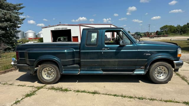 Image of Ford F-150 equipment image 1