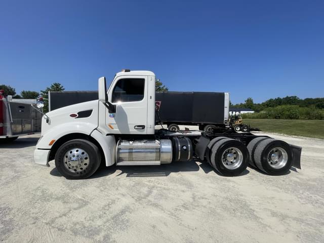 Image of Peterbilt 579 equipment image 3