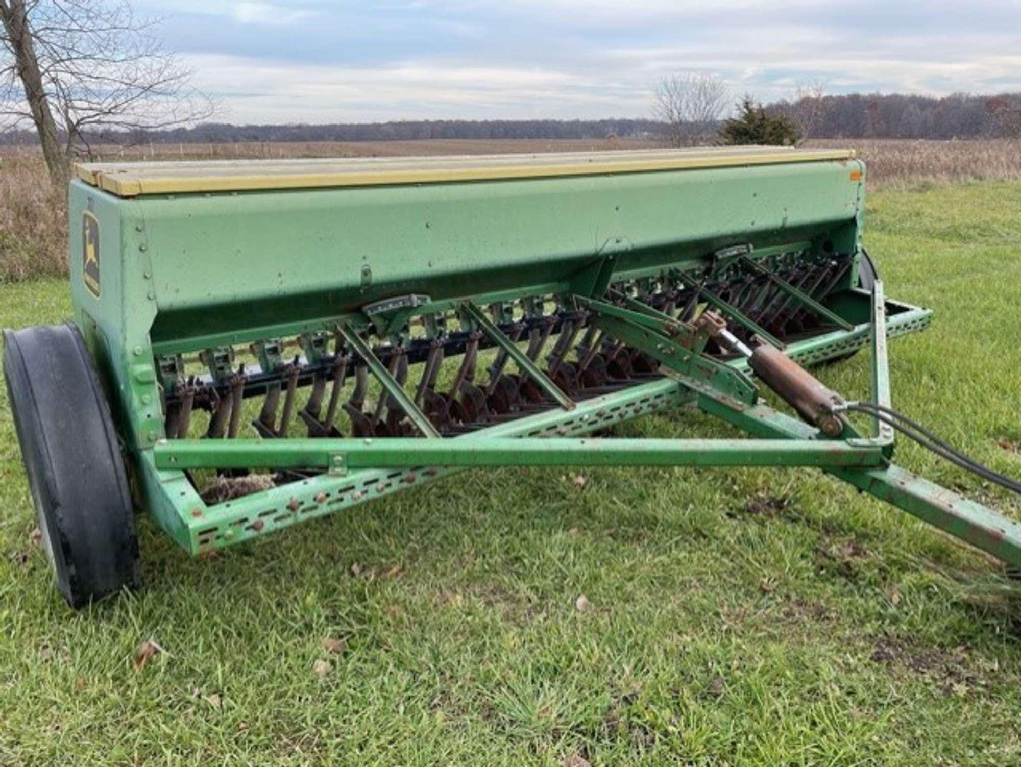 Main image John Deere 8300